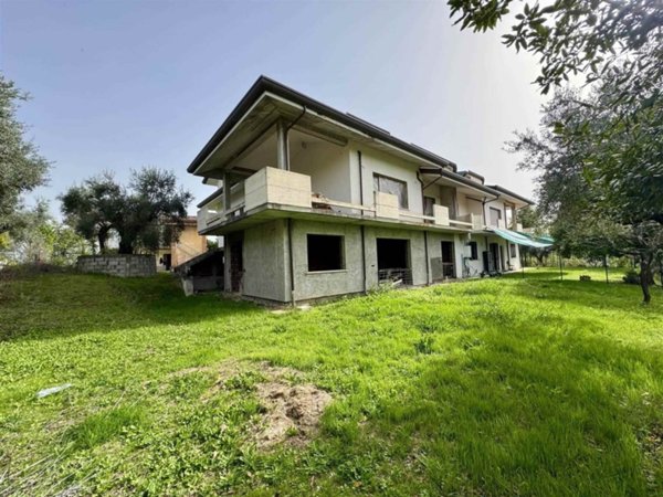 casa indipendente in vendita a Torrice