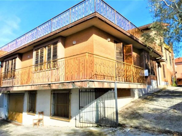 casa indipendente in vendita a Torrice