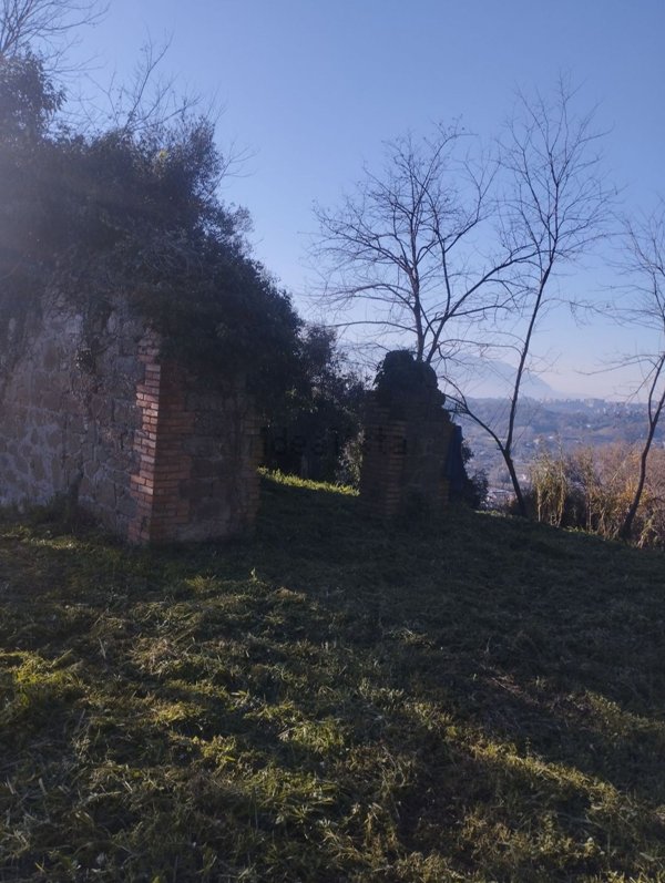 rudere in vendita a Torrice