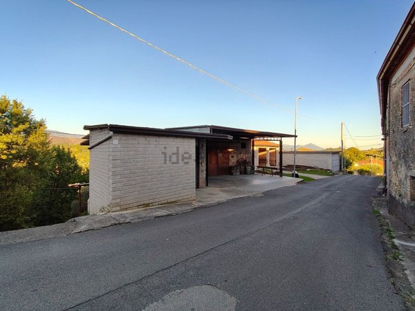 casa indipendente in vendita a Torrice