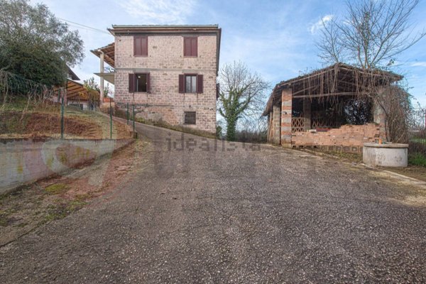 casa indipendente in vendita a Torrice