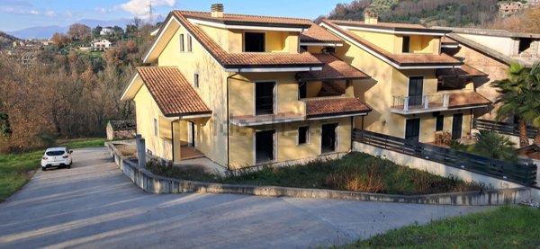 casa indipendente in vendita a Torrice