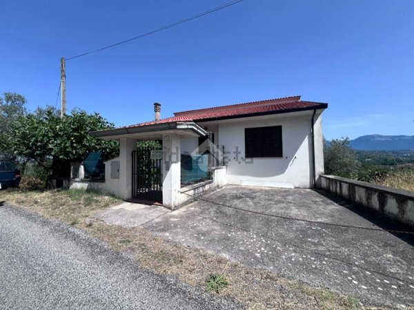 casa indipendente in vendita a Torrice