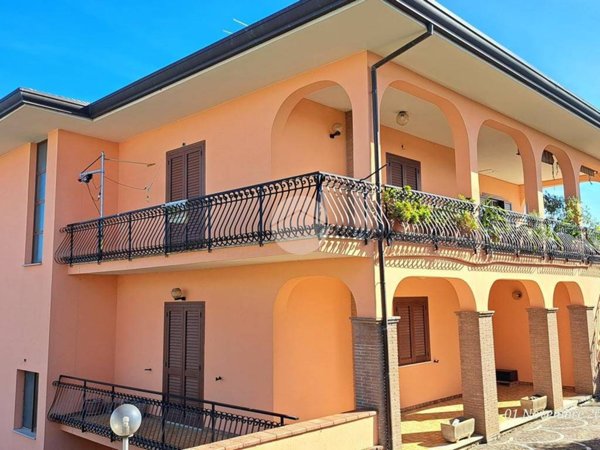 casa indipendente in vendita a Torrice