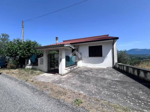 casa indipendente in vendita a Torrice