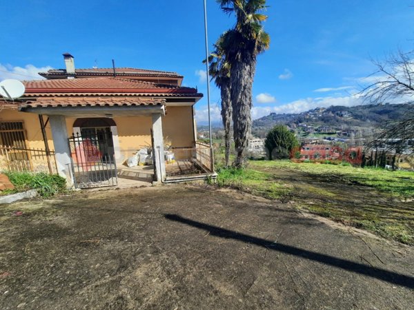 casa indipendente in vendita a Torrice