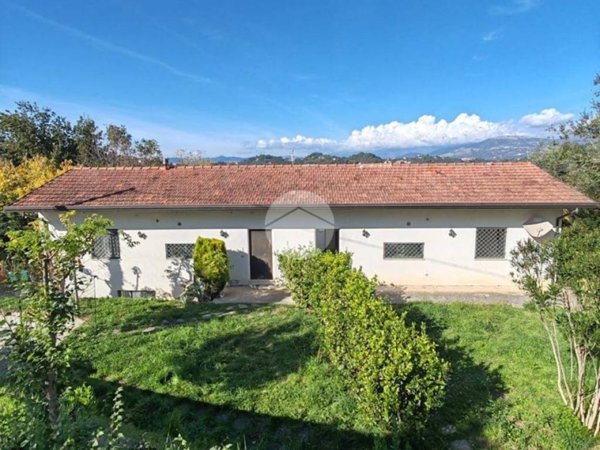 casa indipendente in vendita a Torrice