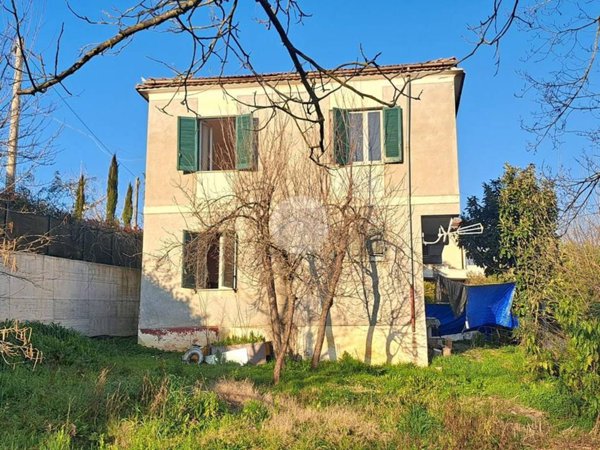 casa indipendente in vendita a Torrice