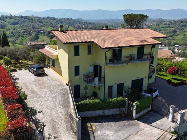 casa indipendente in vendita a Torrice