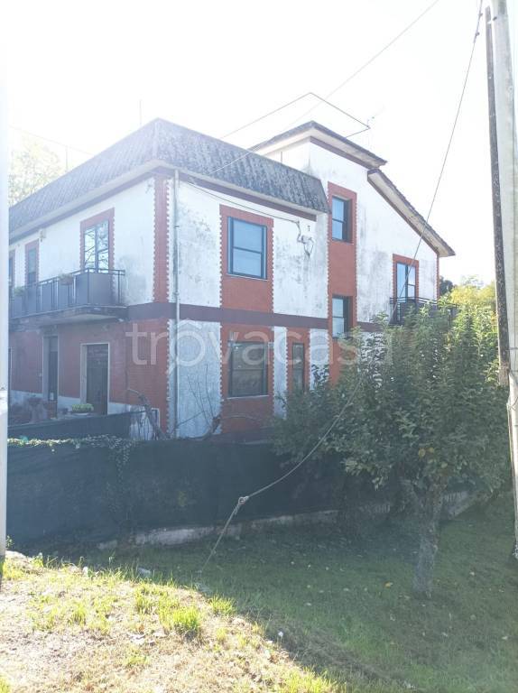 casa indipendente in vendita a Torrice