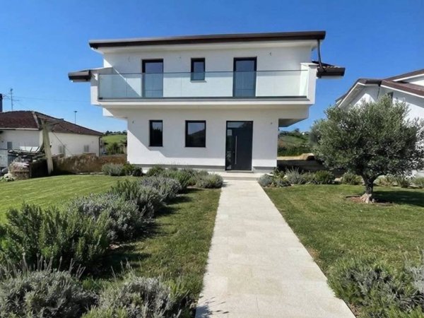 casa indipendente in vendita a Torrice