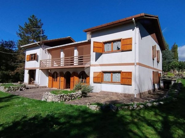casa indipendente in vendita a Trevi nel Lazio