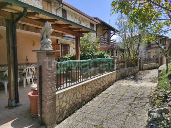 casa indipendente in vendita a Trevi nel Lazio