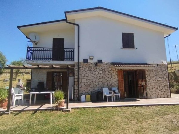 casa indipendente in vendita a Trevi nel Lazio