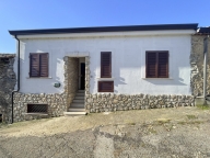 casa indipendente in vendita a Trivigliano