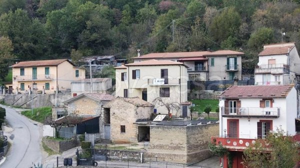 casa indipendente in vendita a Trivigliano