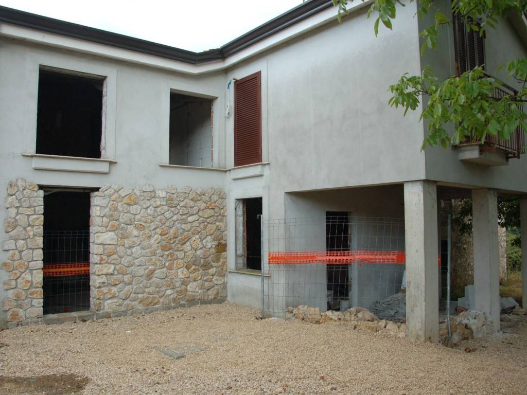casa indipendente in vendita a Trivigliano