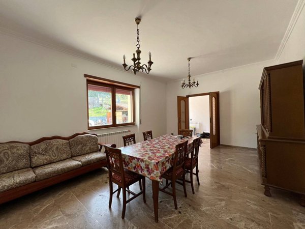 casa indipendente in vendita a Trivigliano