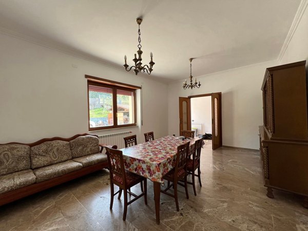 casa indipendente in vendita a Trivigliano