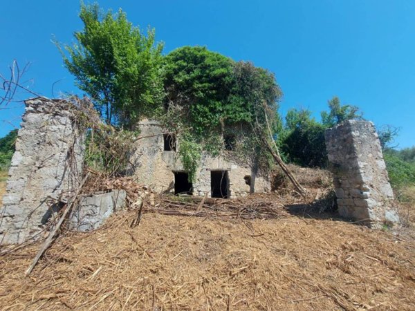 casa indipendente in vendita a Trivigliano