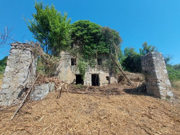 casa indipendente in vendita a Trivigliano