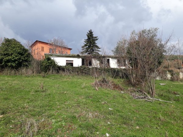 casa indipendente in vendita a Trivigliano