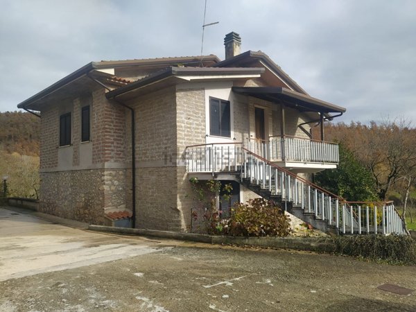 casa indipendente in vendita a Trivigliano