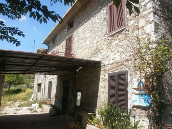 casa indipendente in vendita a Trivigliano
