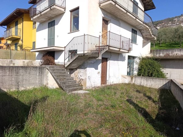 casa semindipendente in vendita a Trivigliano