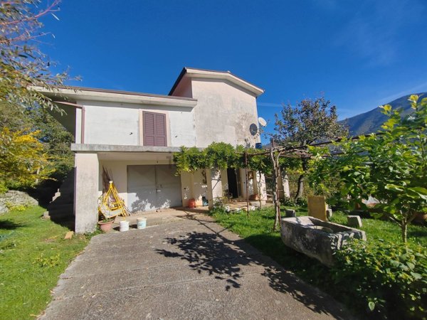 casa indipendente in vendita a Vallecorsa
