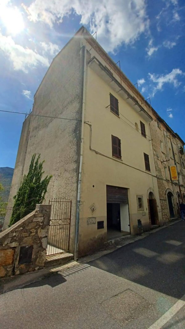 intera palazzina in vendita a Vallecorsa
