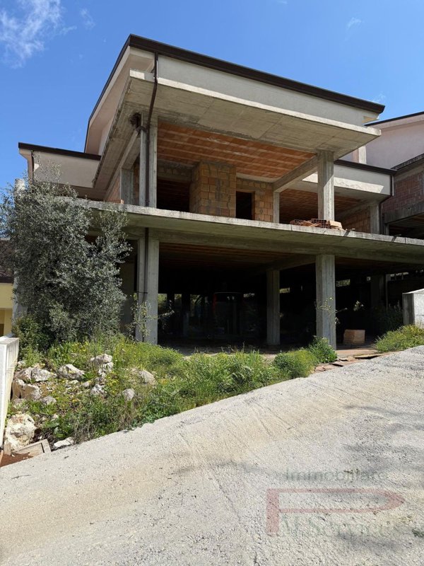 casa indipendente in vendita a Vallecorsa