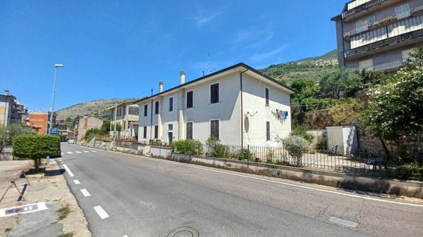 appartamento in vendita a Vallecorsa