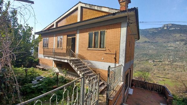 appartamento in vendita a Vallecorsa