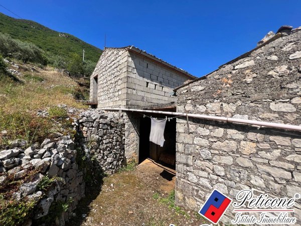 casa indipendente in vendita a Vallecorsa