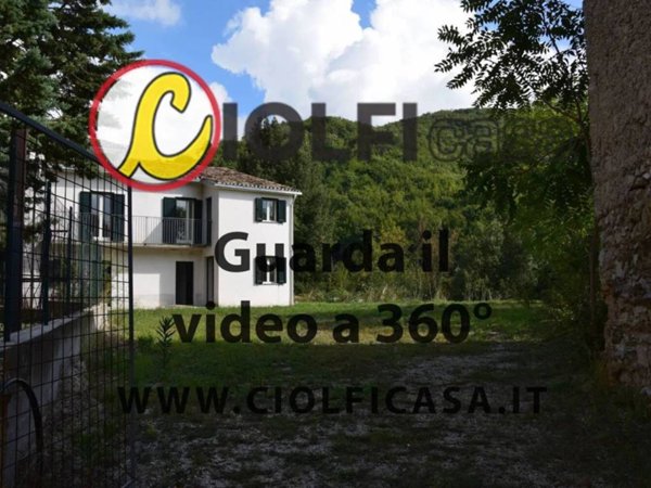 casa indipendente in vendita a Vallerotonda in zona Cerreto