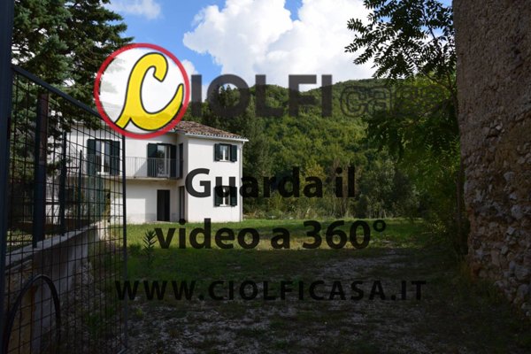 casa indipendente in vendita a Vallerotonda in zona Cerreto