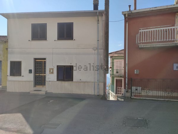 casa indipendente in vendita a Vallerotonda in zona Valvori