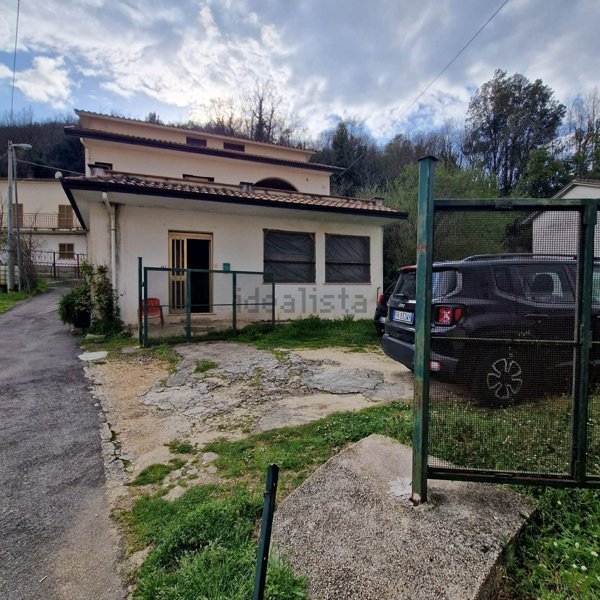 casa indipendente in vendita a Vallerotonda in zona Cerreto