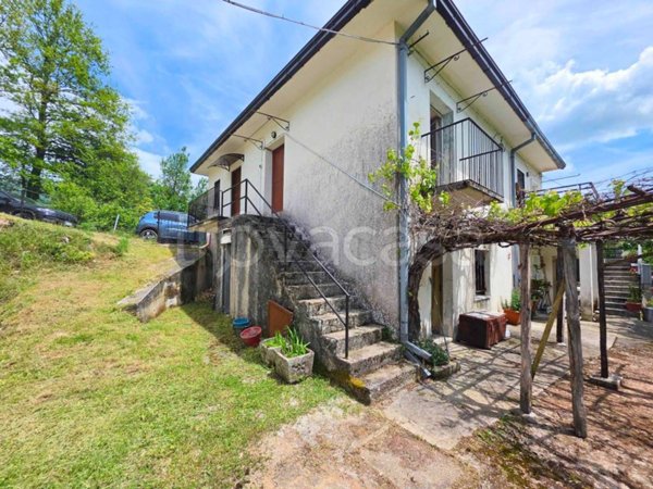 casa indipendente in vendita a Vallerotonda in zona Cardito