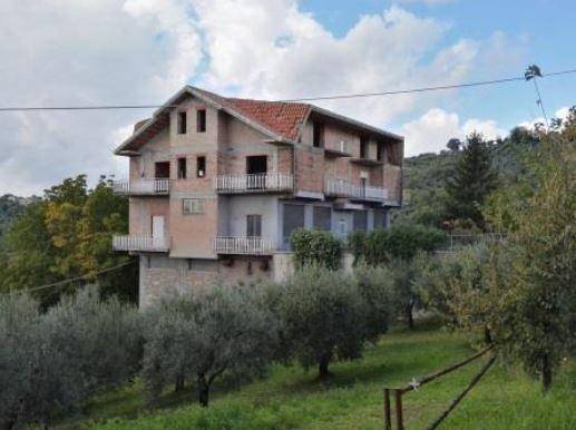 locale commerciale in vendita a Veroli in zona Colle Ciaffone