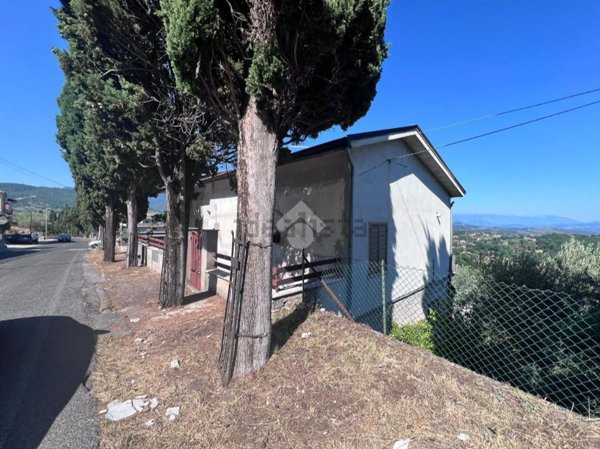 casa indipendente in vendita a Veroli