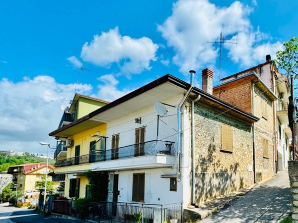 casa indipendente in vendita a Veroli