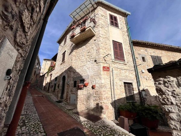 casa indipendente in vendita a Veroli