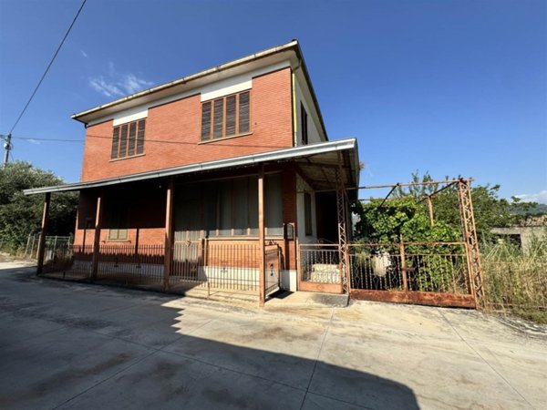 casa indipendente in vendita a Veroli in zona Colle Capito