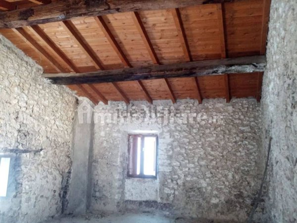 casa indipendente in vendita a Veroli in zona Case Scaccia