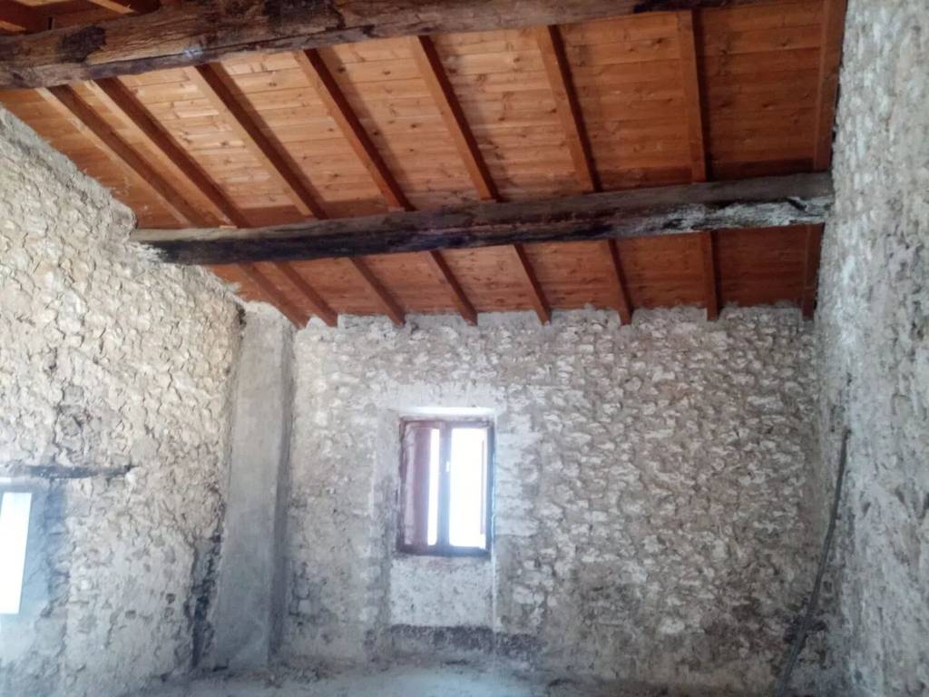 casa indipendente in vendita a Veroli in zona Case Scaccia