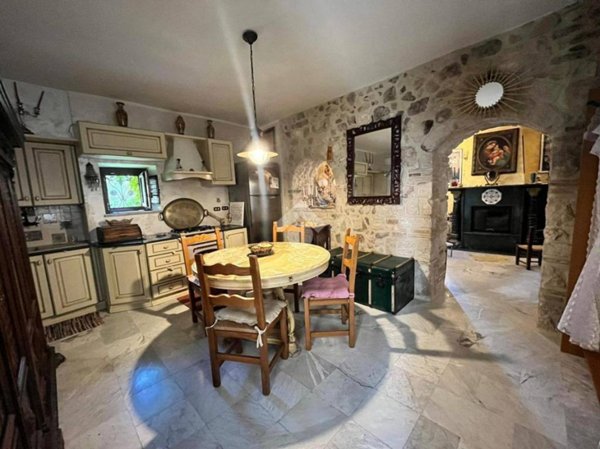 casa indipendente in vendita a Veroli