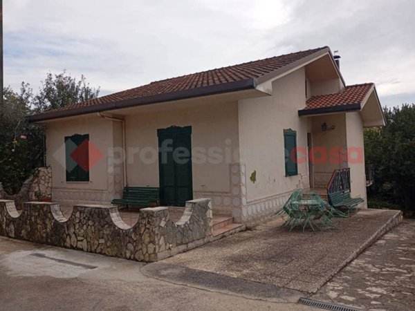 casa indipendente in vendita a Veroli in zona Santa Francesca