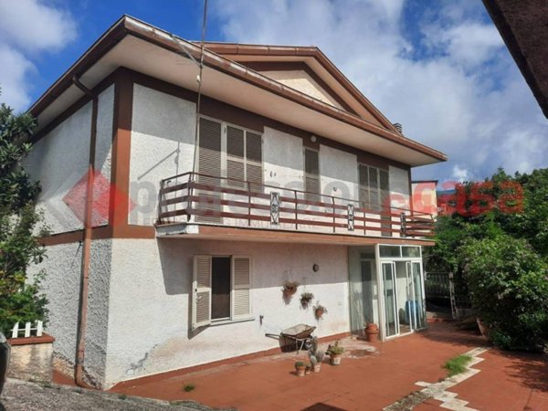 casa indipendente in vendita a Veroli